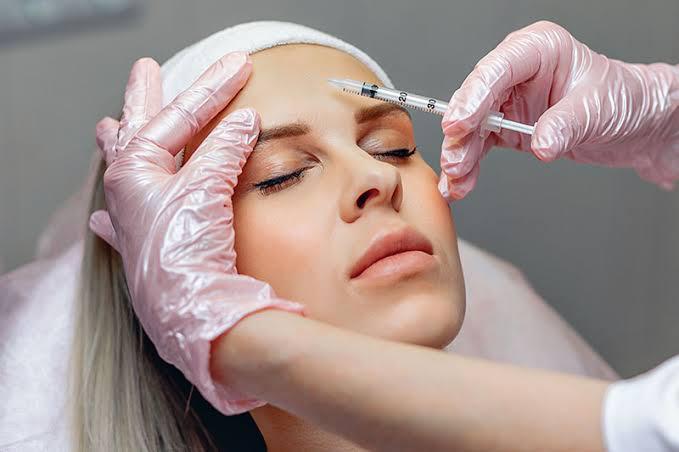 Preenchimento facial avançado na GK Estética Florianópolis - Santa Catarina: Realce de lábios, olheiras, maçãs do rosto e sulcos nasogenianos com técnicas avançadas e resultados duradouros